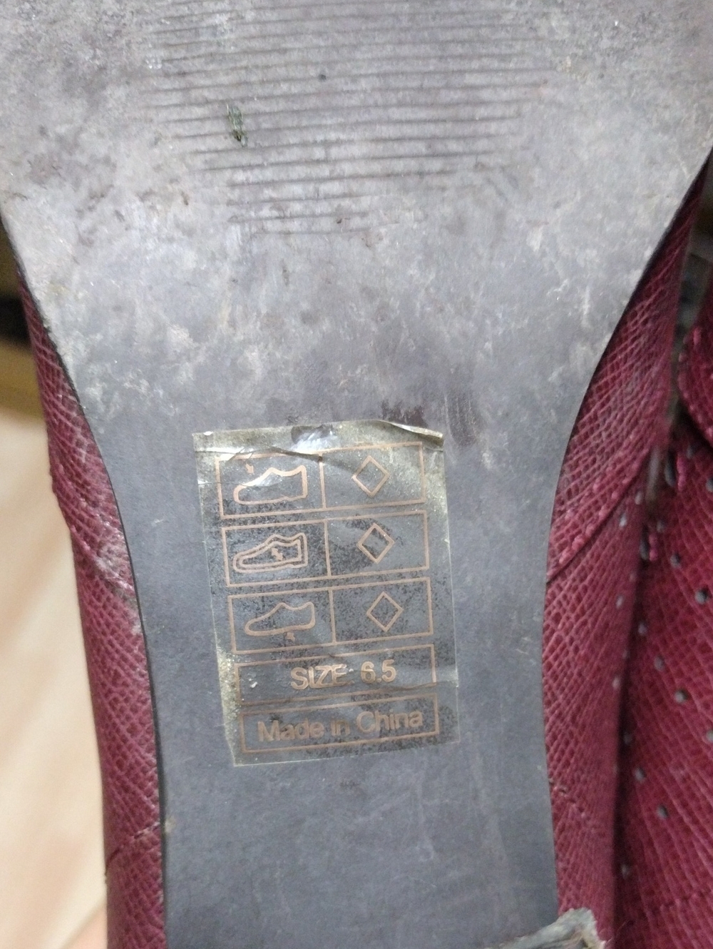Women's Lace-Up Oxford Heels in Burgundy - Picture 5 of 6
